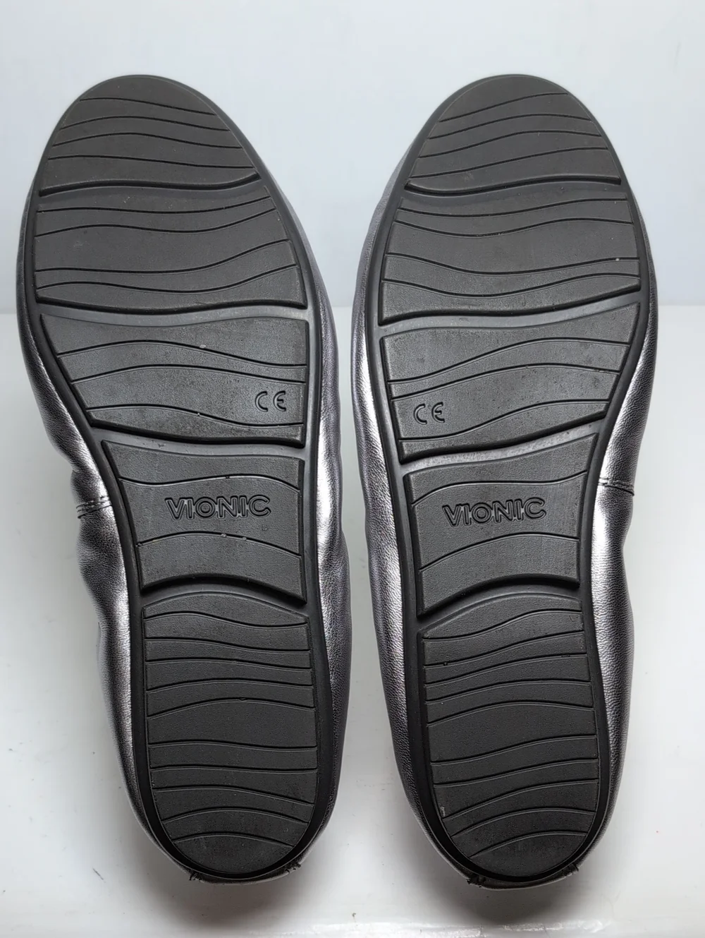 Vionic Geneva metal ballet silver flats women's size 8 EU 39